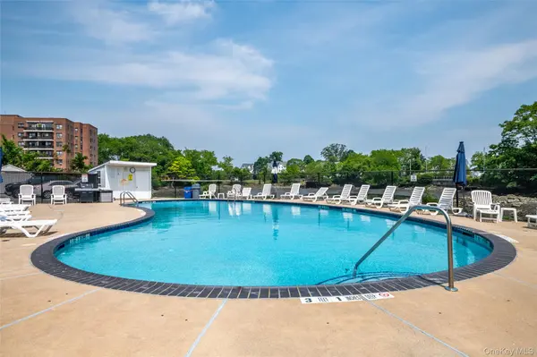 666 Pelham RD #7B, New Rochelle, NY 10805