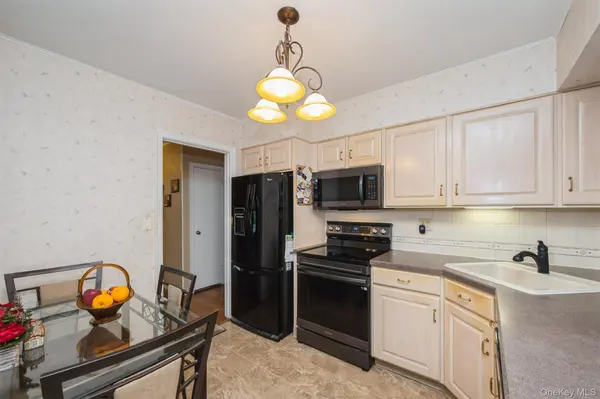 361 Spruce LN, East Meadow, NY 11554