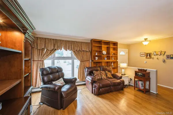 361 Spruce LN, East Meadow, NY 11554