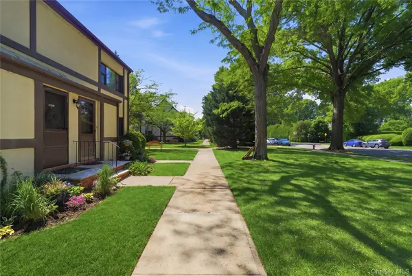 286 Cherry Valley AVE #A2, Garden City, NY 11530