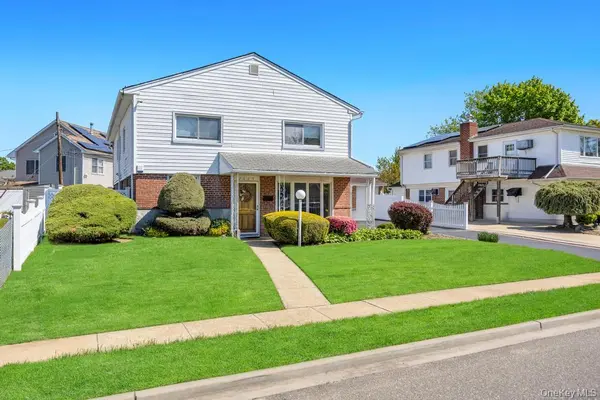 2625 Cypress AVE, East Meadow, NY 11554