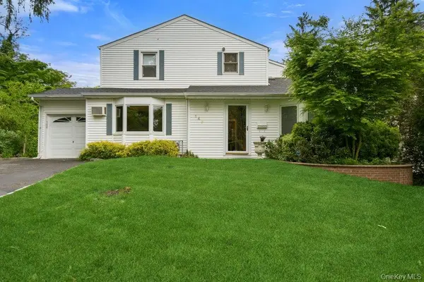 149 Princeton ST, Roslyn Heights, NY 11577