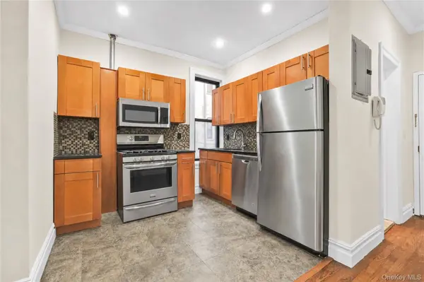 3155 35th ST, Astoria, NY 11106
