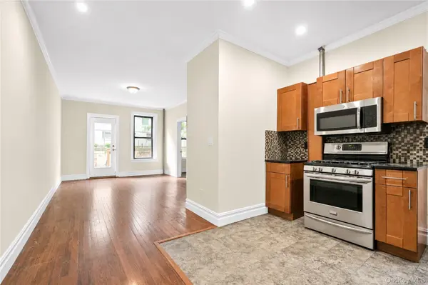 3155 35th ST, Astoria, NY 11106