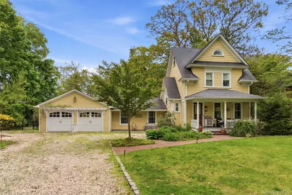32 Timberline DR, Huntington, NY 11743