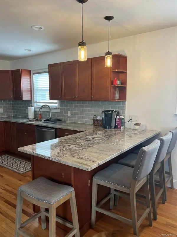 47 Brookline AVE #Main, East Atlantic Beach, NY 11561
