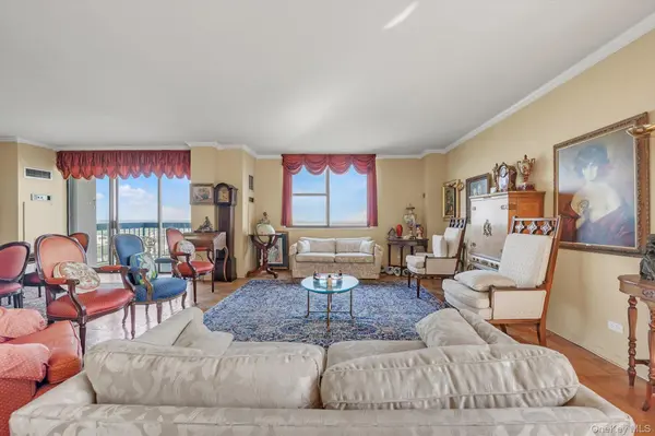 271-10 Grand Central Pkwy #29V, Floral Park, NY 11005