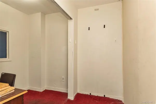 55-20 37th AVE, Woodside, NY 11377