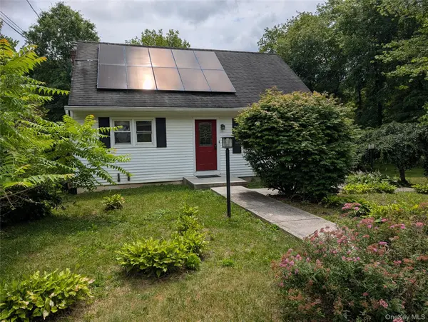 67 Pine Ridge DR, Hopewell Junction, NY 12533
