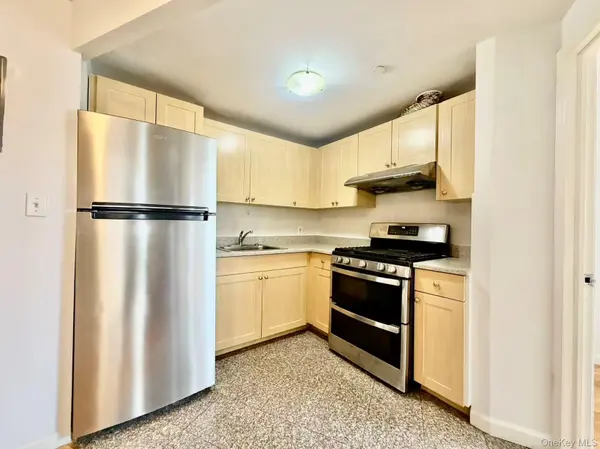 82-15 Queens BLVD #PH-B, Elmhurst, NY 11373