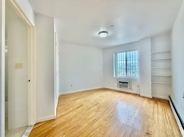 82-15 Queens BLVD #PH-B, Elmhurst, NY 11373