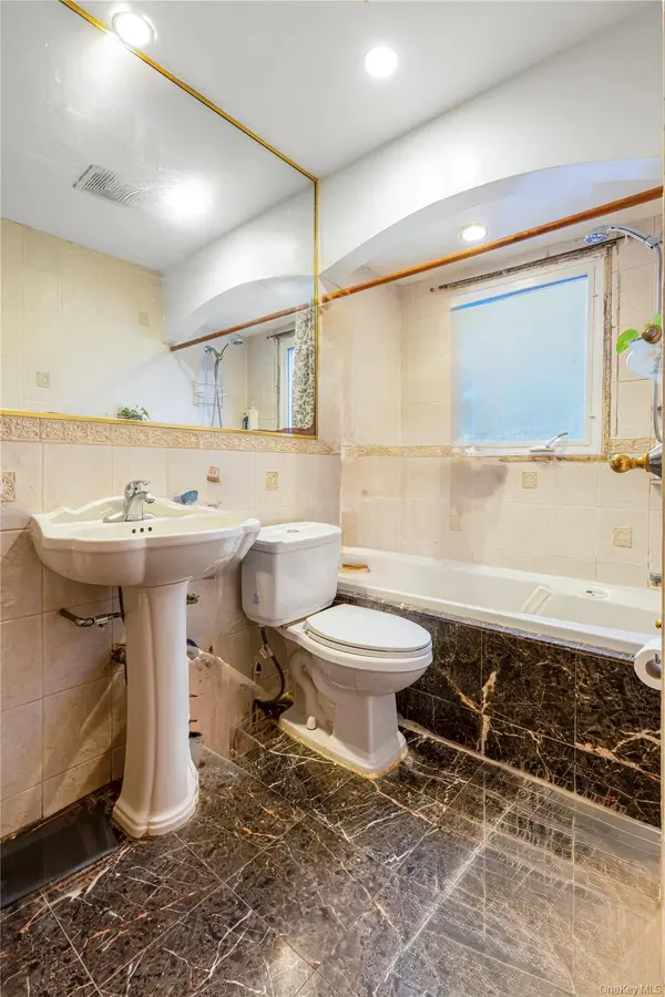 7141 Loubet ST, Forest Hills, NY 11375