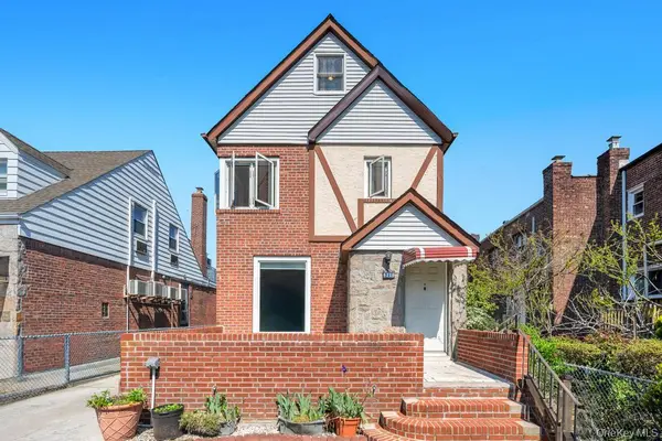 6210 Boelsen CRES, Rego Park, NY 11374