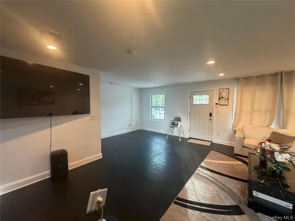 1013 Merriam RD, Bay Shore, NY 11706