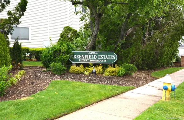 565 Avenue A #104, Uniondale, NY 11553