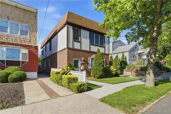 125-11 7th AVE, College Point, NY 11356