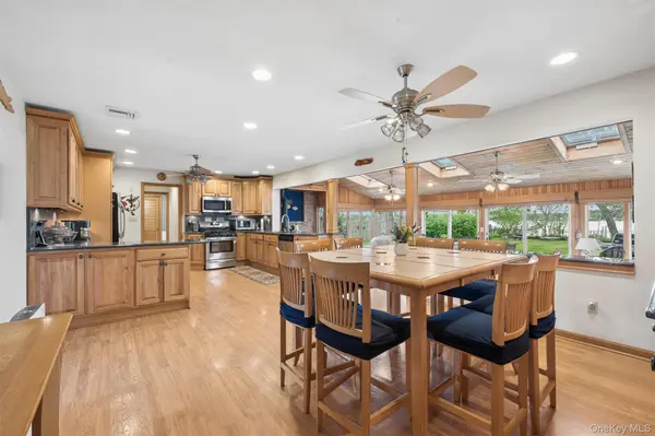128 Crystal Beach BLVD, Moriches, NY 11955