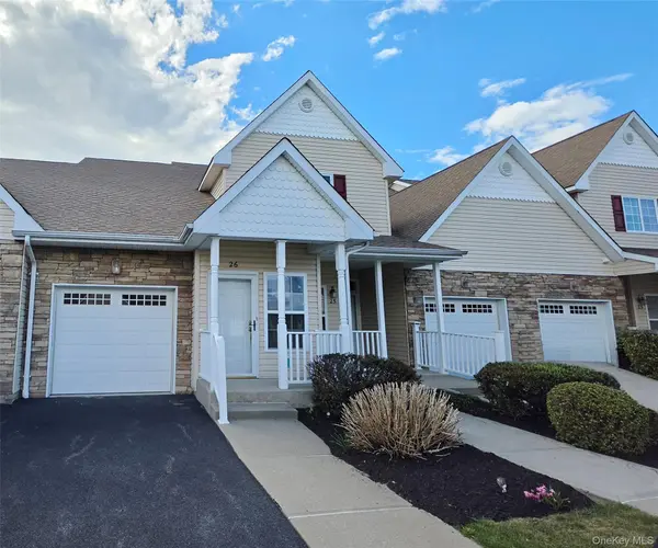 26 Rose LN, Mount Sinai, NY 11766