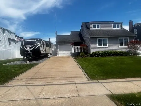 101 Buena Vista BLVD, Lindenhurst, NY 11757