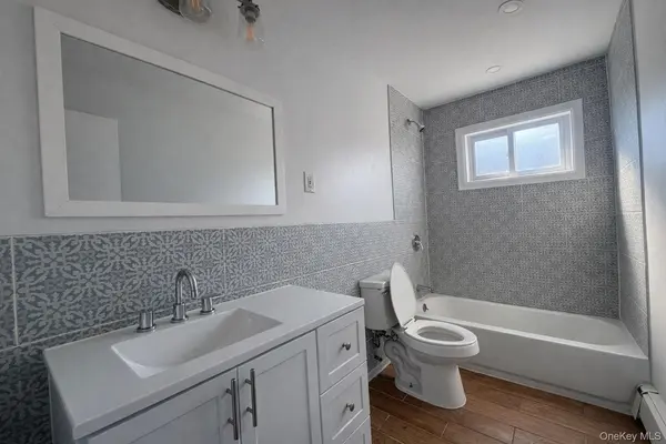 1726 Plainview AVE, Far Rockaway, NY 11691
