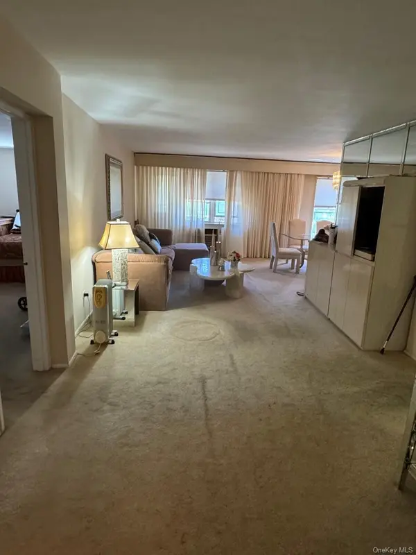 151-15 84th ST #3H, Howard Beach, NY 11414