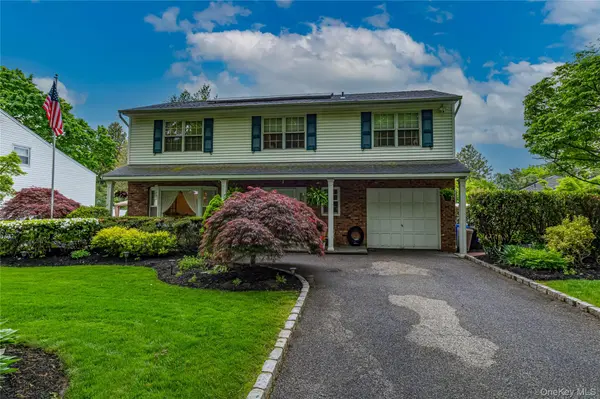 32 Dressler RD,  Greenlawn,  NY 11740