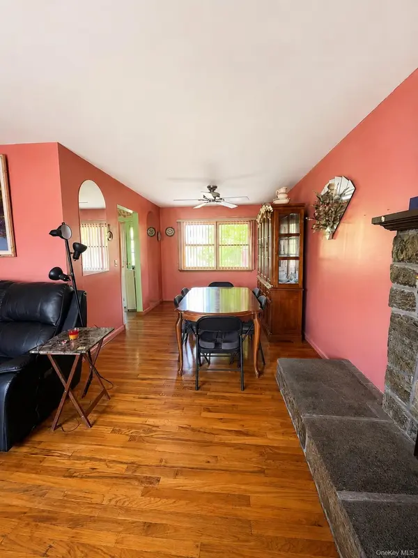 43 Morris AVE, Patchogue, NY 11772