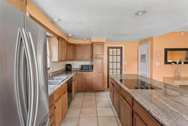 650 Eagle AVE, West Hempstead, NY 11552