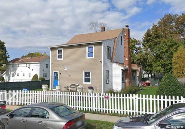 93 Princeton St ST, Hempstead, NY 11550