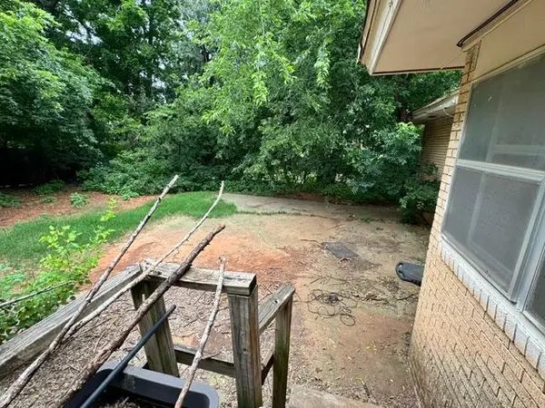 10609 Whitehaven RD, The Village, OK 73120