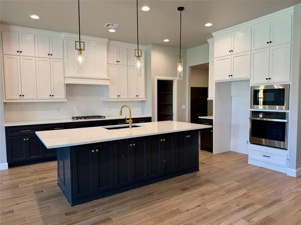12801 Cobblestone Curve RD, Oklahoma City, OK 73142