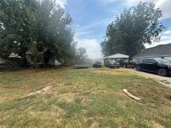 1224 Kaw ST, Perry, OK 73077