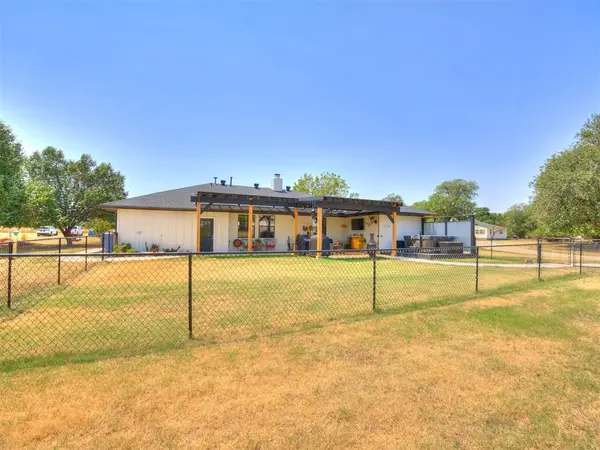 1709 NW Moffat RD, Piedmont, OK 73078