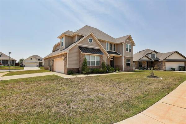 6300 Macarthur Park CIR, Edmond, OK 73012