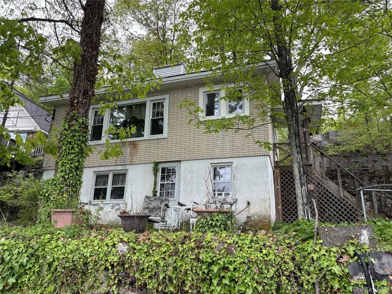 11 Rocky TRL, Greenwood Lake, NY 10925