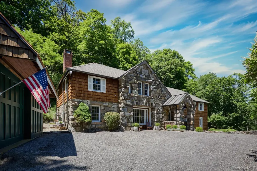 32 Lookout RD, Tuxedo Park, NY 10987