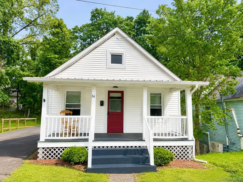 16 Poplar ST, Warwick, NY 10990