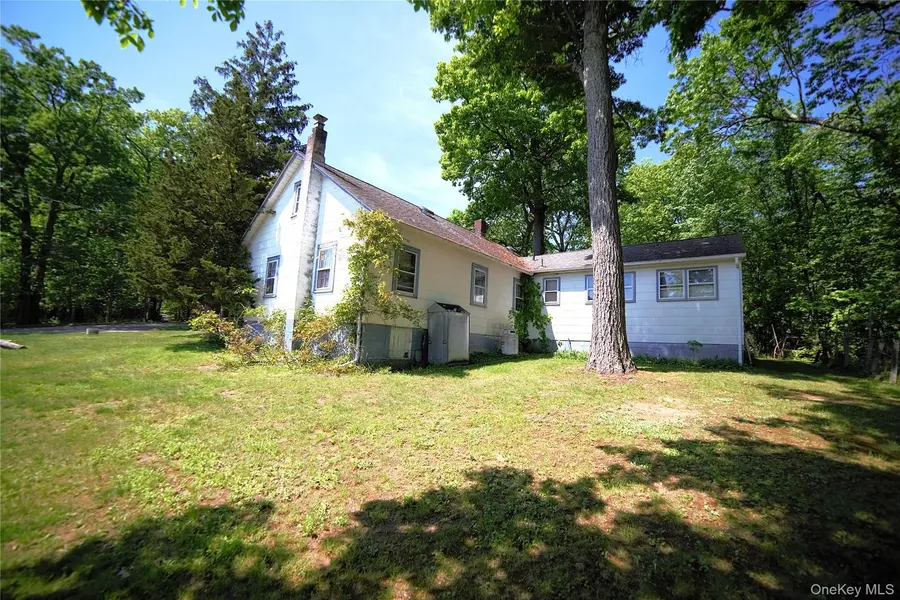 3 Jefferson ST, Highland Mills, NY 10930