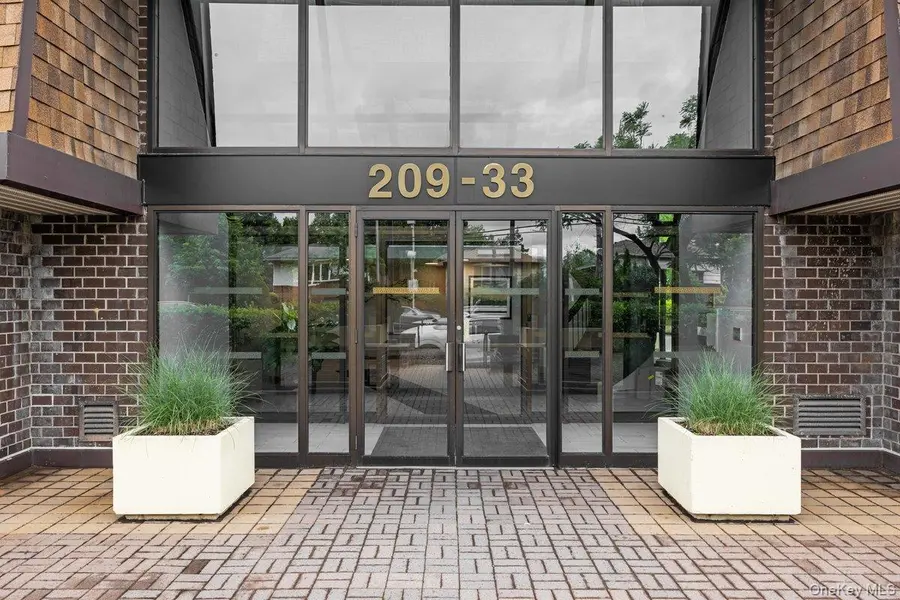 209-33 26th AVE #TJ, Bayside, NY 11360