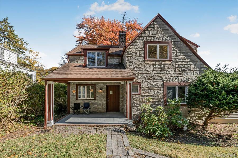 39 Hillcrest RD, Hartsdale, NY 10530