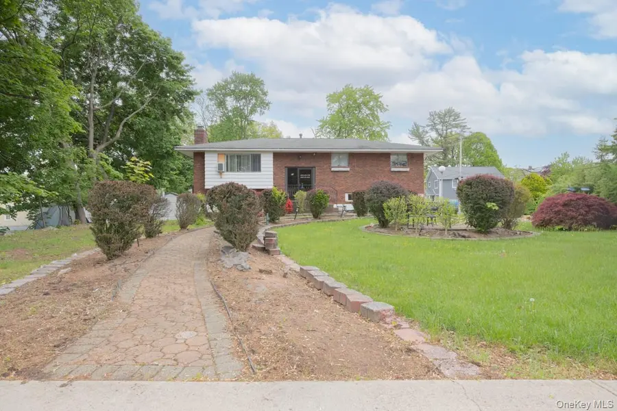 60 College AVE #1 - Upper, Nanuet, NY 10954