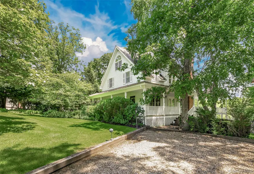 4 Irene LN, Shelter Island, NY 11964