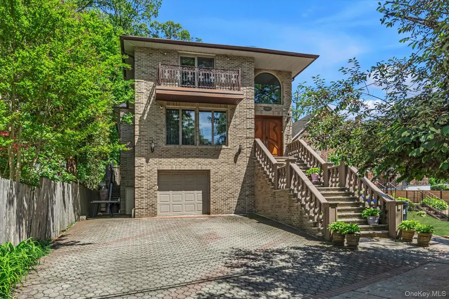 18042 Aberdeen RD, Jamaica, NY 11432