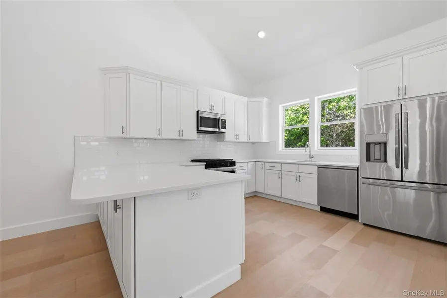 19 Montauk HWY #7, Westhampton, NY 11977