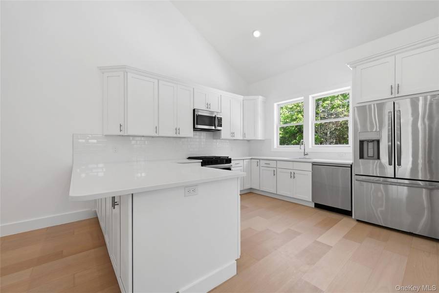 19 Montauk HWY #7, Westhampton, NY 11977