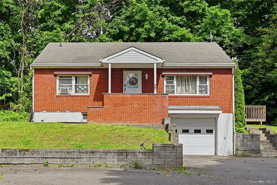 6 Riverview AVE, New Windsor, NY 12553