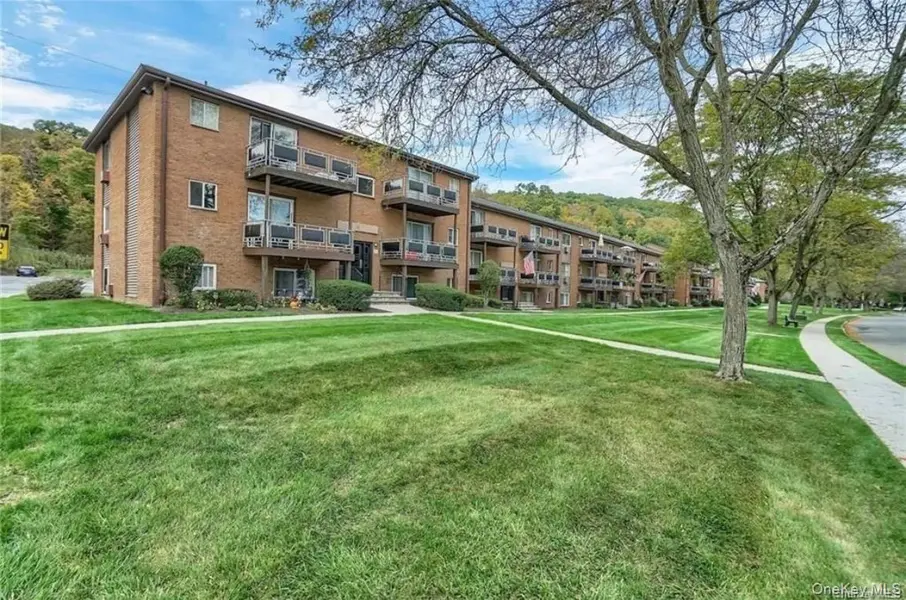 47 Tanager RD #4702, Monroe, NY 10950