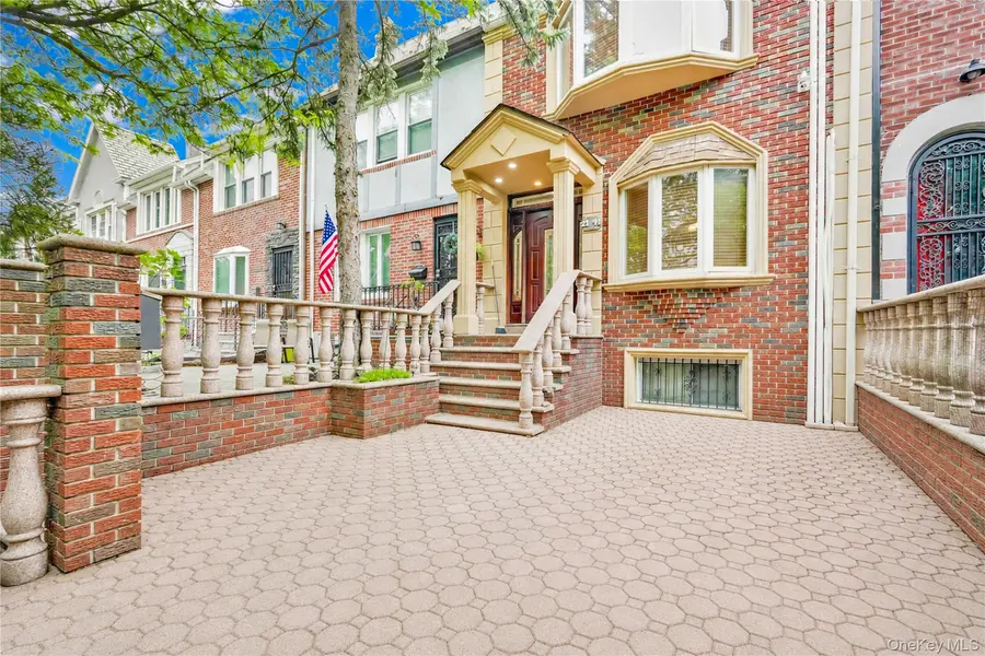 2143 46th ST, Astoria, NY 11105