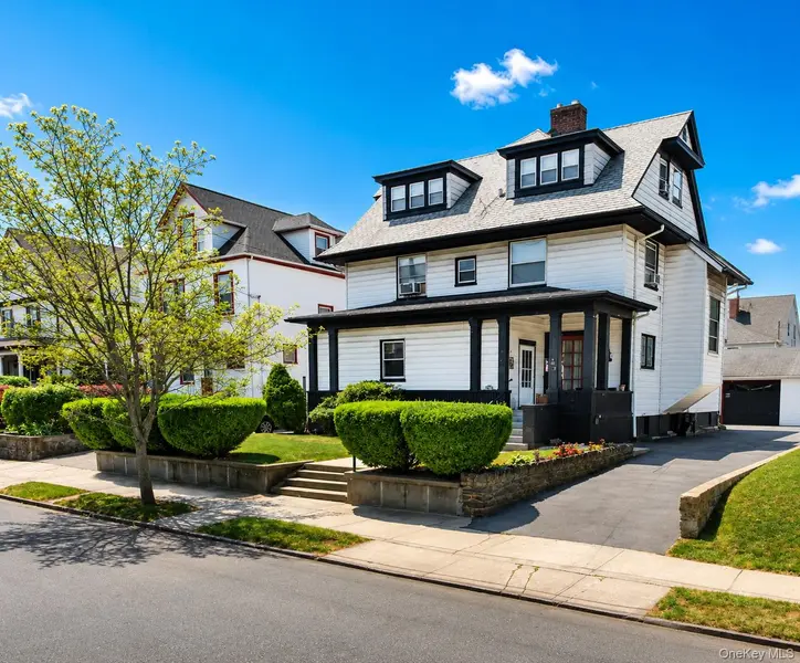240 N Fulton AVE, Fleetwood, NY 10552