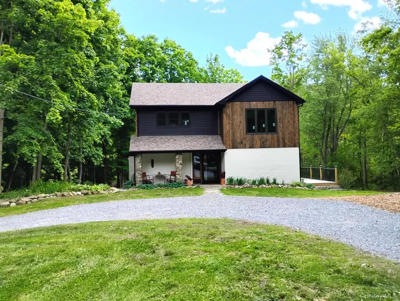 17 Gretna Hill RD, Pleasant Valley, NY 12569